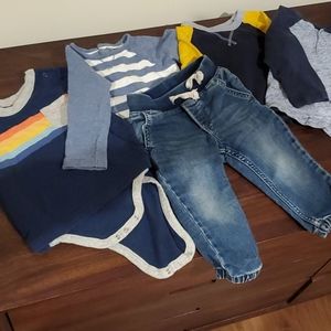 Lot of Gap clothing.